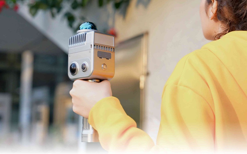 Lixel K1-Compact Handheld 3D Scanner, offers a convenient solution for 3D capture and modeling